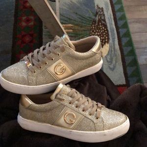 Women’s Guess shoes size 9 1/2.